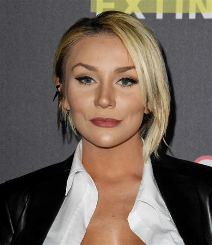 Courtney Stodden Details Doug Hutchison Grooming