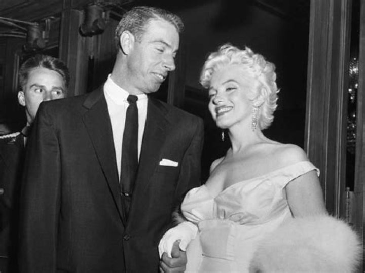 Marilyn Monroe: Affairs, Siblings & Death - Unveiling Secrets
