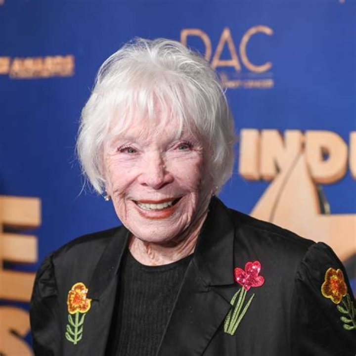 Shirley MacLaine's Iconic 1960s Hollywood Reign