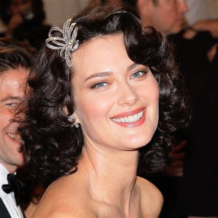 Top Shalom Harlow Facts: Bio, Career & More